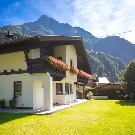 Haus Klaudia Gstrein * Längenfeld