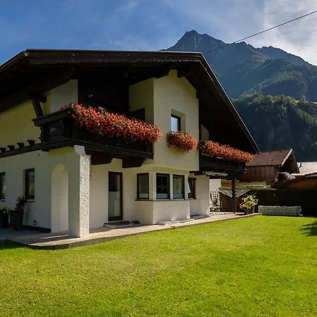 Haus Klaudia Gstrein Appartamento Längenfeld