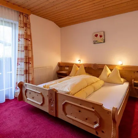 Haus Klaudia Gstrein * Längenfeld